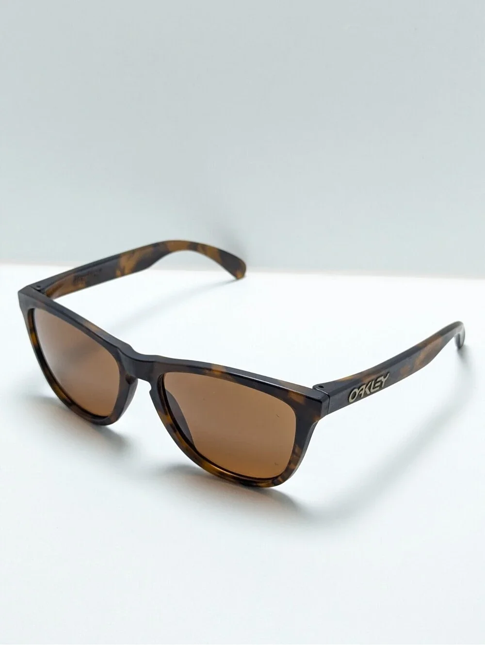 Oakley Frogskins OO9013-C555 Brown Tortoise Square Men's Sunglasses 55-17-139